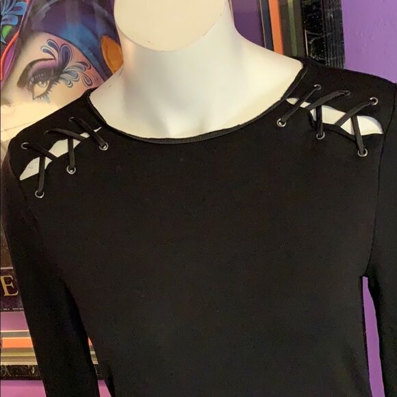 WHBM dress criss/cross shoulder design. S - Picture 2 of 8